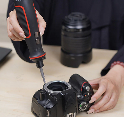 "🔧⚡️ Mini elverktygssats – Ta med dig byggmagi! Vrid skruvar som att plocka presenter! 🎁📦"